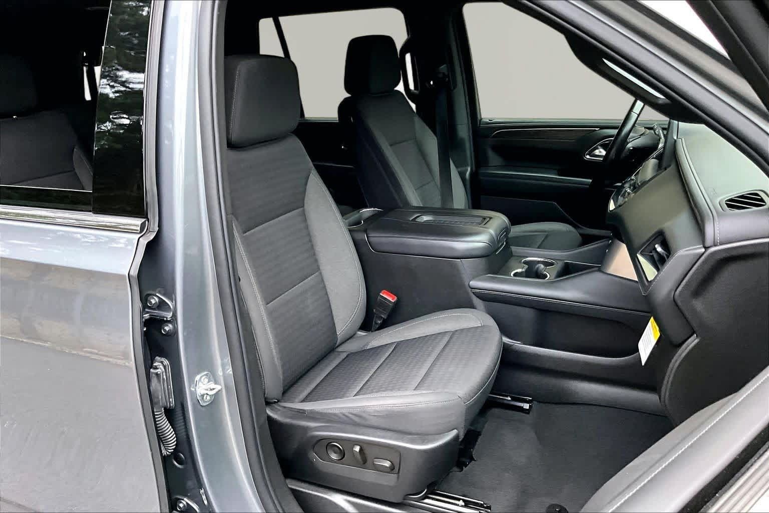 Used 2022 Chevrolet Tahoe LS RWD image 9