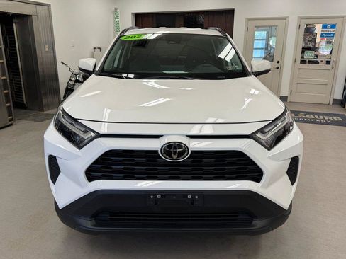 Used 2025 Toyota RAV4 XLE AWD/4WD image 31
