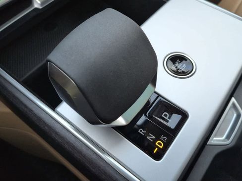 New 2026 Land Rover Range Rover SE image 33