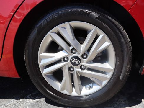 Used 2019 Hyundai Elantra SEL FWD image 36