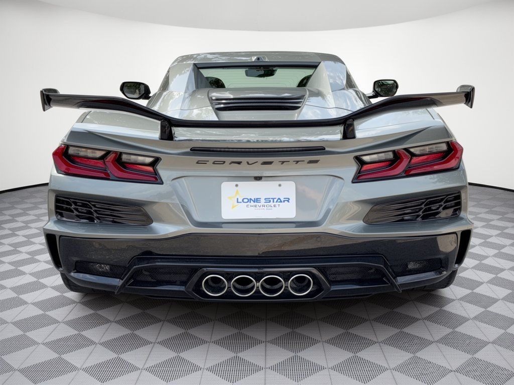 Used 2024 Chevrolet Corvette Z06 w/ Z07 Performance Package RWD image 11