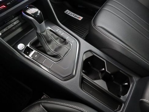 Used 2024 Volkswagen Tiguan Wolfsburg Edition image 30