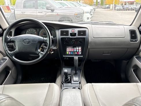 Used 2002 Toyota 4Runner SR5 w/ Upgrade Value Pkg 2 AWD/4WD image 9