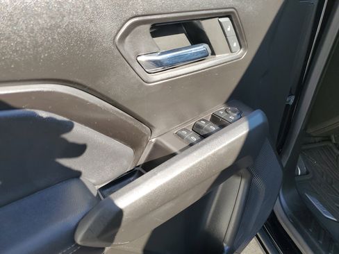 Used 2024 Chevrolet Colorado LT w/ LT Convenience Package II image 17