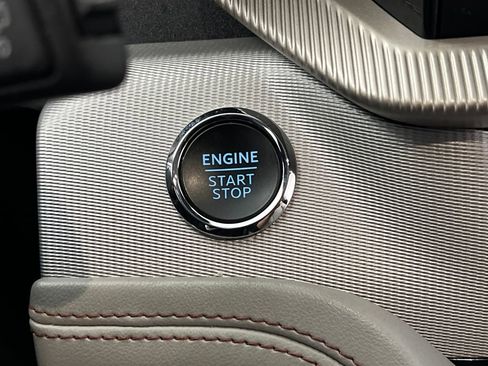 Used 2025 Ford Explorer Active w/ Active Comfort Package image 53