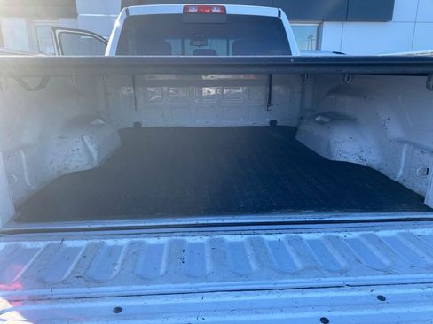 Used 2018 RAM 2500 SLT image 22