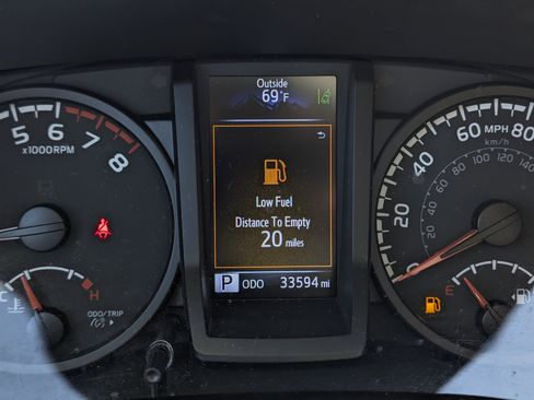 Used 2021 Toyota Tacoma SR image 13