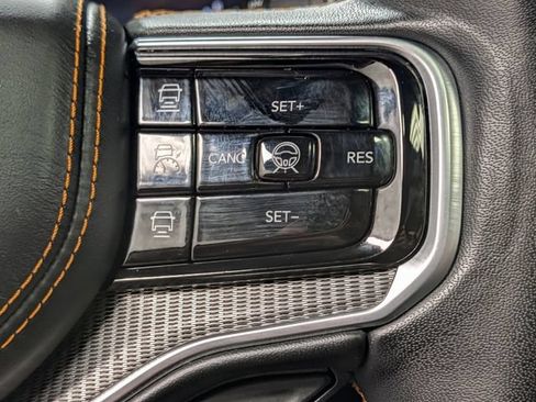 Used 2023 Jeep Grand Wagoneer Series III w/ Rear Seat Video Group 1 AWD/4WD image 27