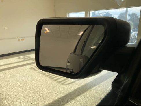 Used 2022 Ford F150 XLT w/ Equipment Group 302A High image 38