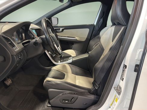 Used 2016 Volvo XC60 T6 AWD/4WD image 11
