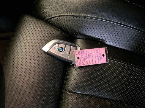 Used 2021 BMW X7 M50i w/ Executive Package image 13