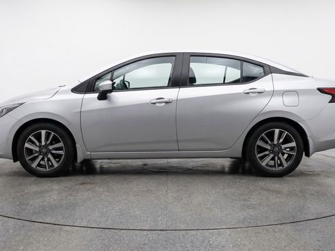 Used 2025 Nissan Versa SV FWD image 4