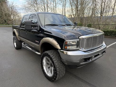 Used 2003 Ford F350 Lariat image 3