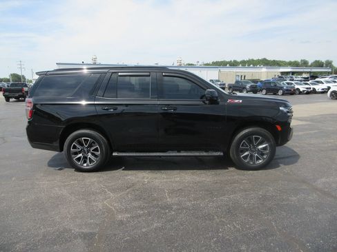 Used 2023 Chevrolet Tahoe Z71 w/ Luxury Package AWD/4WD image 5