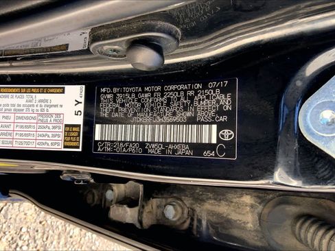 Used 2017 Toyota Prius Two image 29