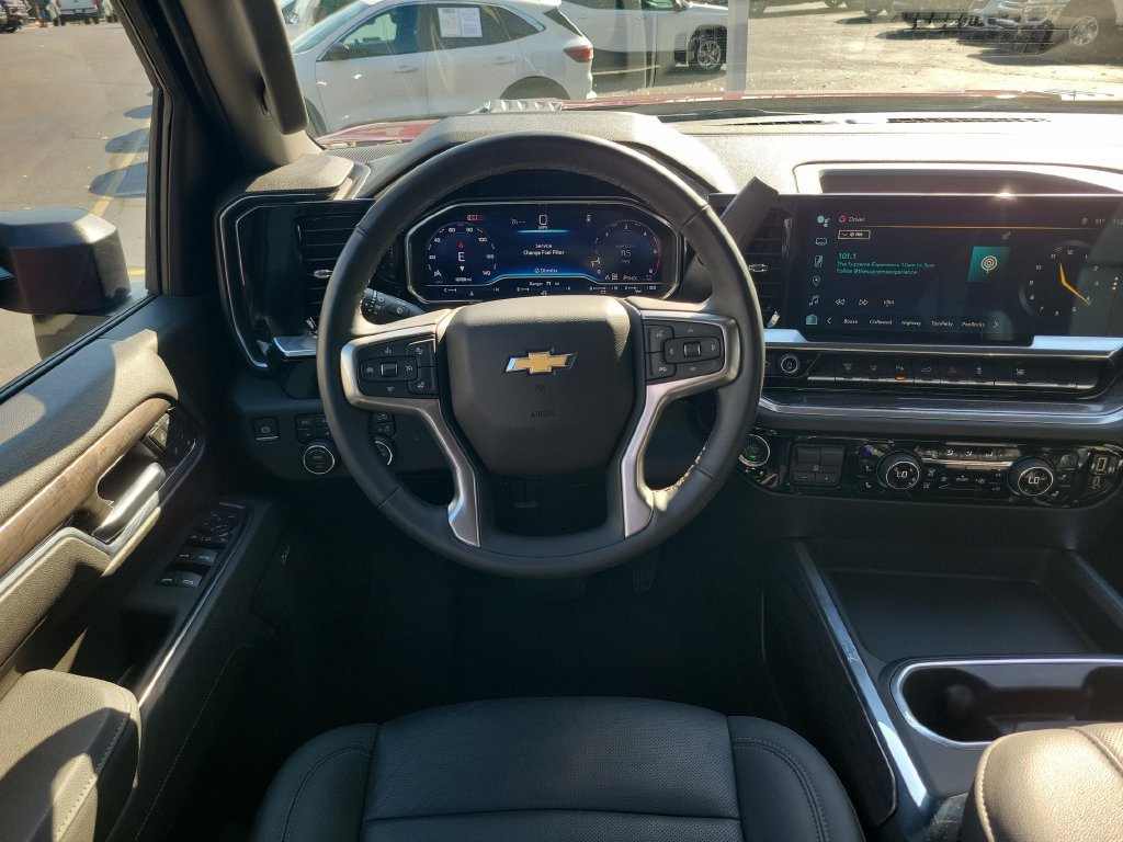 Used 2025 Chevrolet Silverado 3500 LTZ w/ LTZ Convenience Package AWD/4WD image 16