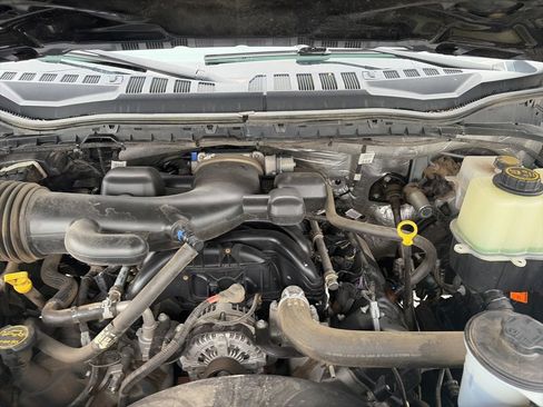 Used 2019 Ford F550 4x4 Regular Cab Super Duty w/ XL Value Package image 15