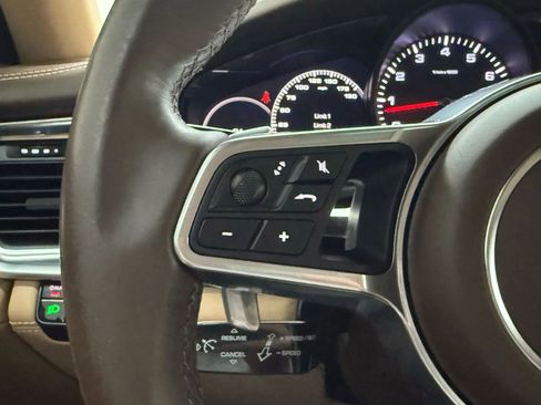 Used 2020 Porsche Panamera image 27