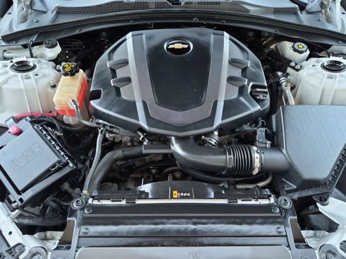 Used 2020 Chevrolet Camaro LT RWD image 29
