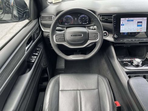 Used 2024 Jeep Wagoneer Series II w/ Flexible Seating Group AWD/4WD image 24