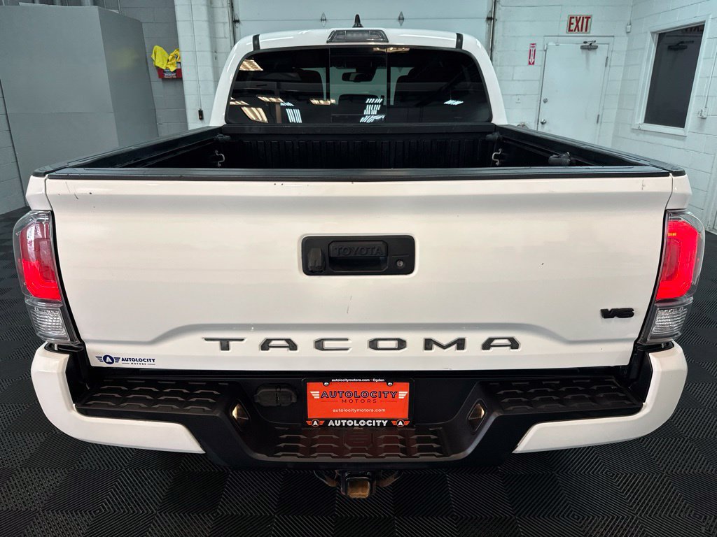 Used 2020 Toyota Tacoma TRD Sport AWD/4WD image 8