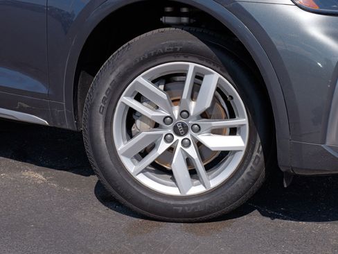 Certified 2022 Audi Q5 2.0T Premium w/ Convenience Package image 2