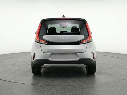 Used 2025 Kia Soul LX w/ LX Technology Package FWD image 7