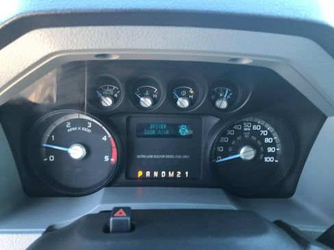 Used 2014 Ford F550 2WD Regular Cab Super Duty image 12