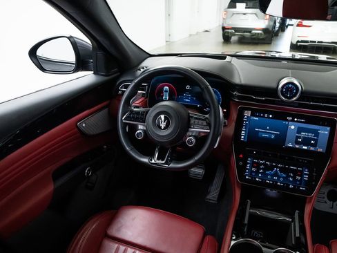 Used 2023 Maserati Grecale Modena image 10