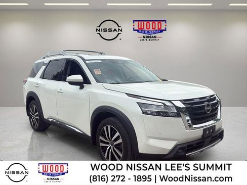 Used 2023 Nissan Pathfinder Platinum w/ Cargo Package AWD/4WD image 1
