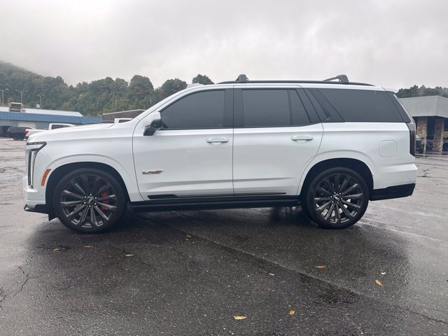 Used 2026 Cadillac Escalade V AWD/4WD image 2