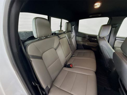 Used 2024 Chevrolet Colorado ZR2 w/ ZR2 Bison Edition image 24