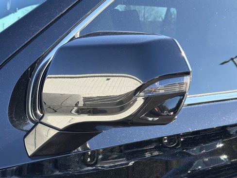 Used 2021 GMC Yukon Denali w/ Denali Premium Package image 39