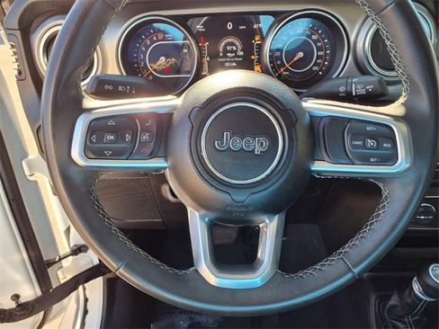 Used 2023 Jeep Gladiator Overland image 14