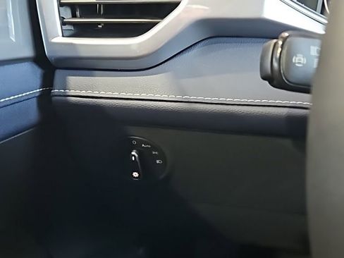 New 2026 Volkswagen Taos SEL AWD/4WD image 36