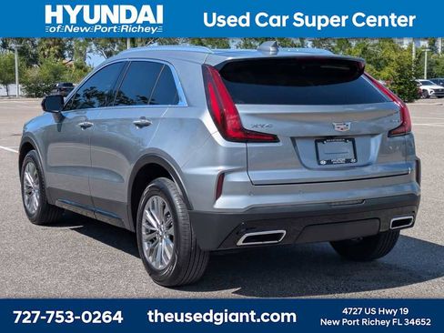 Used 2024 Cadillac XT4 Premium Luxury FWD image 3