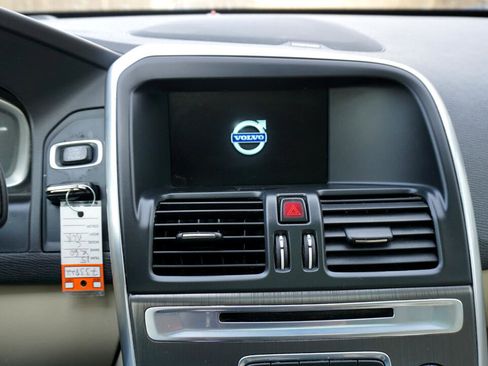 Used 2015 Volvo XC60 T5 Platinum image 19