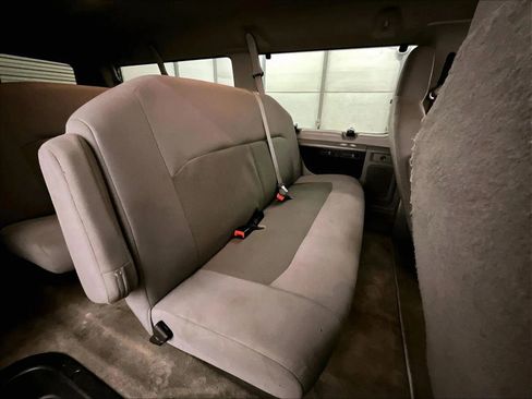 Used 2014 Ford E-350 and Econoline 350 XLT RWD image 25