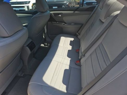 Used 2017 Toyota Camry XLE w/ Moonroof Package FWD image 13