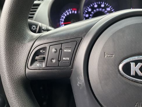 Used 2012 Kia Soul FWD image 21