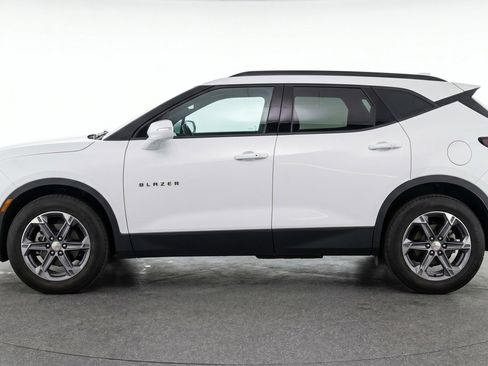 Used 2025 Chevrolet Blazer LT FWD image 5