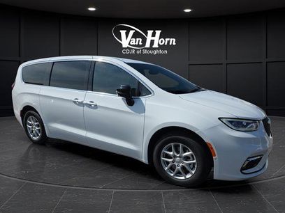 New 2026 Chrysler Pacifica Select