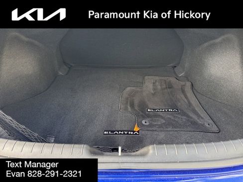 Used 2023 Hyundai Elantra SEL w/ Convenience Package FWD image 11