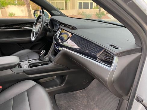 Used 2024 Cadillac XT6 Premium Luxury AWD/4WD image 60