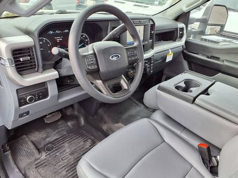 New 2024 Ford F350 XL RWD image 7