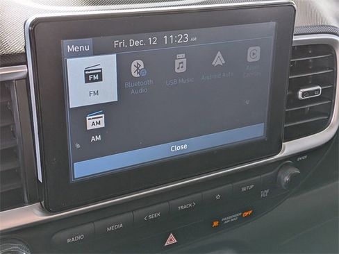 Used 2023 Hyundai Venue SEL image 21