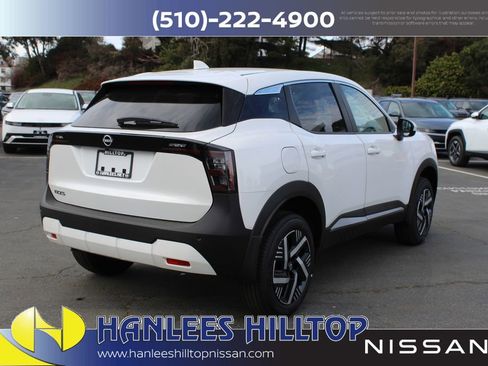 New 2025 Nissan Kicks SV image 7