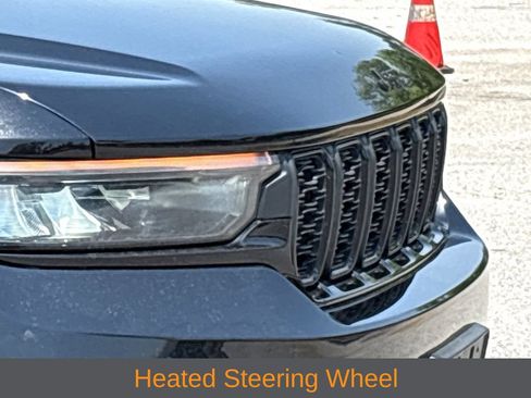 Used 2024 Jeep Grand Cherokee Altitude AWD/4WD image 15
