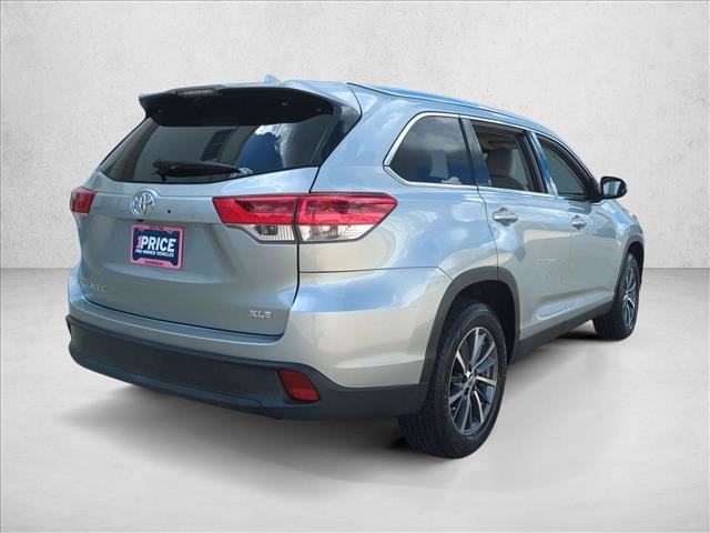 Used 2019 Toyota Highlander XLE FWD image 5