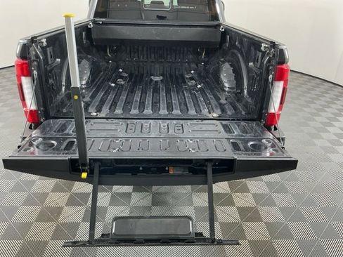 Used 2019 Ford F350 Platinum w/ Platinum Ultimate Package image 8